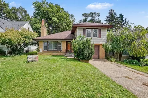 1220 SE Sylvan, Grand Rapids, MI 49506