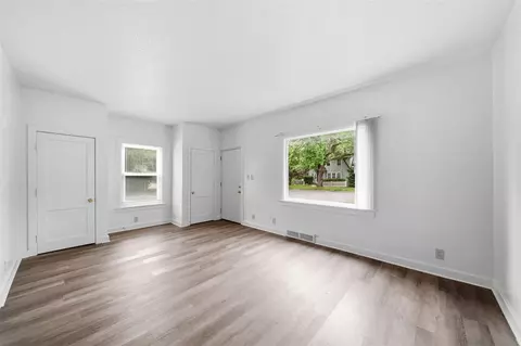 Living - 1209 3rd, Jackson, MI 49203 photo 2 of 6