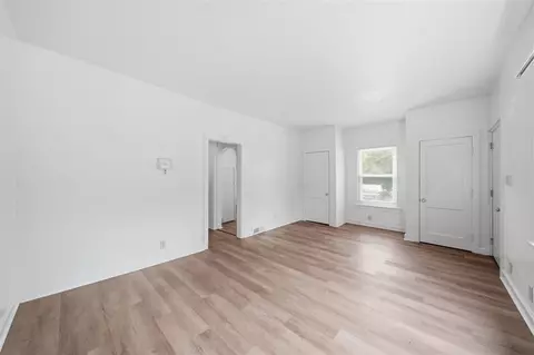 Living - 1209 3rd, Jackson, MI 49203 photo 3 of 6