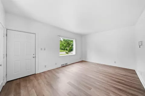 Living - 1209 3rd, Jackson, MI 49203 photo 1 of 6