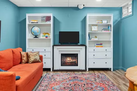 Living - 174 Commons, Saline, MI 48176 photo 2 of 2