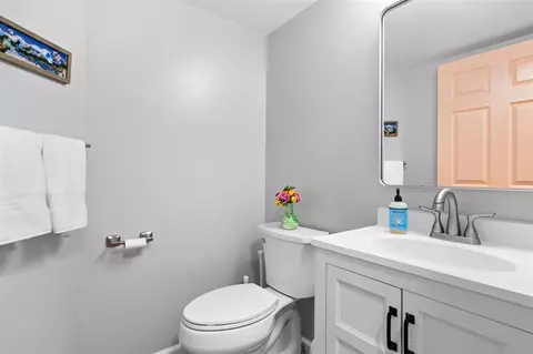 Bath - 174 Commons, Saline, MI 48176 photo 2 of 2