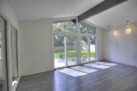Living - 3520 Stonewall, Jackson, MI 49203 photo 16 of 19