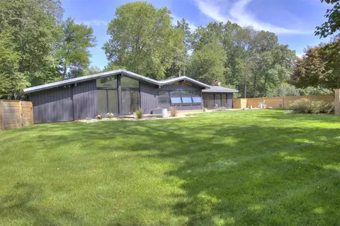 Exterior - 3520 Stonewall, Jackson, MI 49203 photo 9 of 18