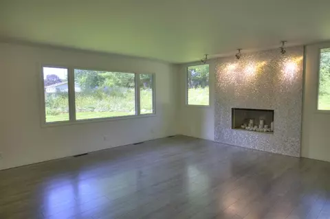 Living - 3520 Stonewall, Jackson, MI 49203 photo 10 of 19