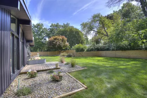 Exterior - 3520 Stonewall, Jackson, MI 49203 photo 10 of 18