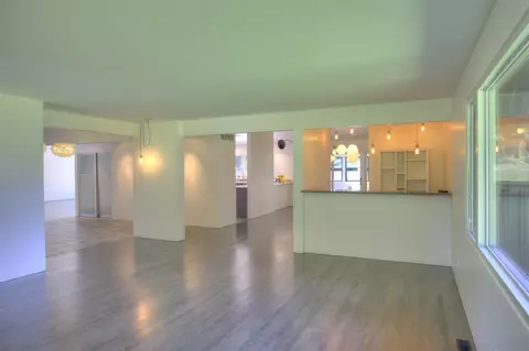 Living - 3520 Stonewall, Jackson, MI 49203 photo 14 of 19