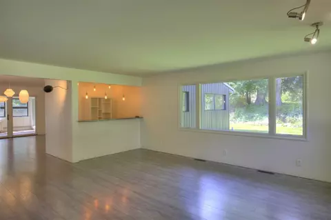 Living - 3520 Stonewall, Jackson, MI 49203 photo 15 of 19