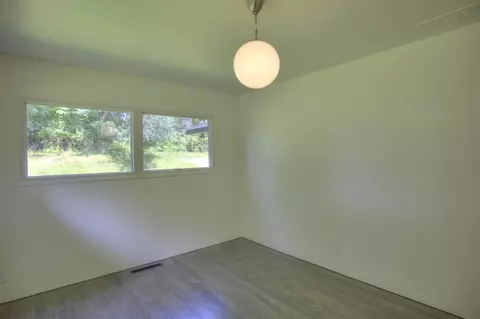 Bedroom - 3520 Stonewall, Jackson, MI 49203 photo 10 of 15