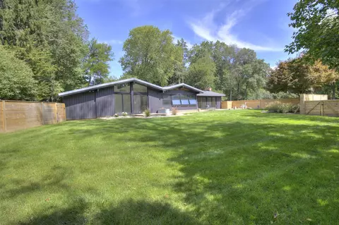 Exterior - 3520 Stonewall, Jackson, MI 49203 photo 8 of 18