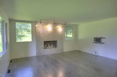 Living - 3520 Stonewall, Jackson, MI 49203 photo 13 of 19