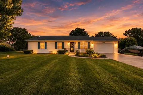 54241 Ridgeview, Paw Paw, MI 49079