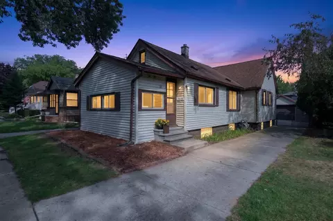 2022 Hampton, Grosse Pointe, MI 48236
