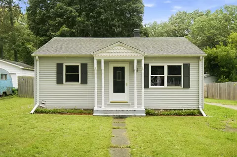 606 Lake, Paw Paw, MI 49079
