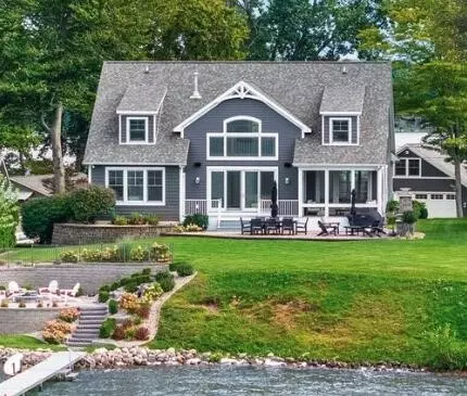 3298 Elmwood Bch, Middleville, MI 49333