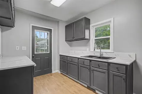 Kitchen - 330 N Gorham, Jackson, MI 49202 photo 2 of 2