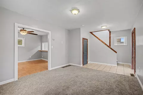 Living - 330 N Gorham, Jackson, MI 49202 photo 3 of 4