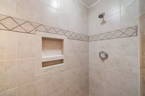Bath - 38531 Westvale, Romulus, MI 48174 photo 4 of 5
