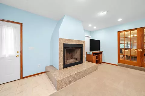 Living - 38531 Westvale, Romulus, MI 48174 photo 6 of 7