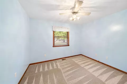 Bedroom - 38531 Westvale, Romulus, MI 48174 photo 9 of 11