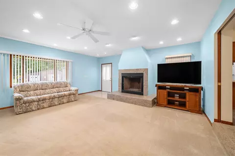 Living - 38531 Westvale, Romulus, MI 48174 photo 4 of 7