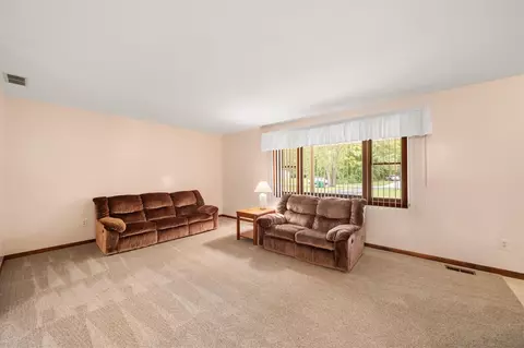 Living - 38531 Westvale, Romulus, MI 48174 photo 2 of 7