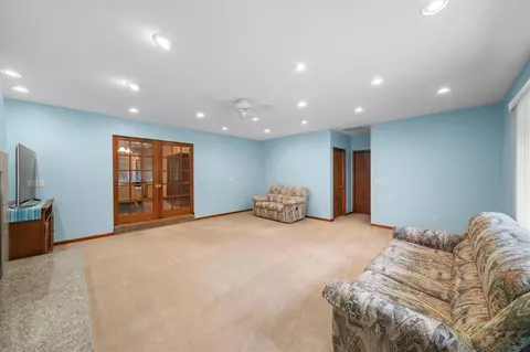 Living - 38531 Westvale, Romulus, MI 48174 photo 5 of 7