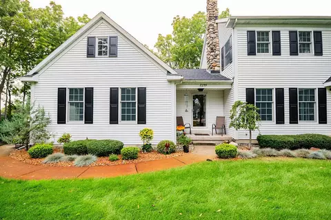 8259 Wallinwood Spgs, Jenison, MI 49428