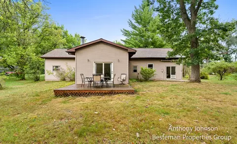Exterior - 133 N North, White Cloud, MI 49349 photo 8 of 9