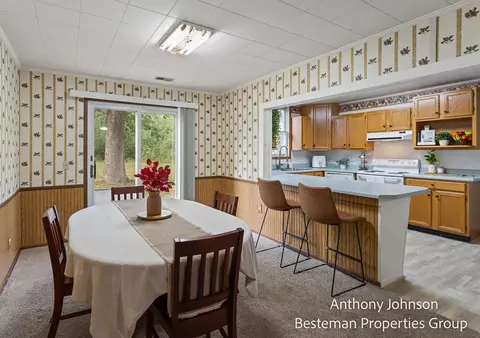 Dining - 133 N North, White Cloud, MI 49349 photo 1 of 3
