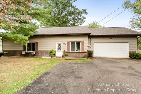 Exterior - 133 N North, White Cloud, MI 49349 photo 1 of 9