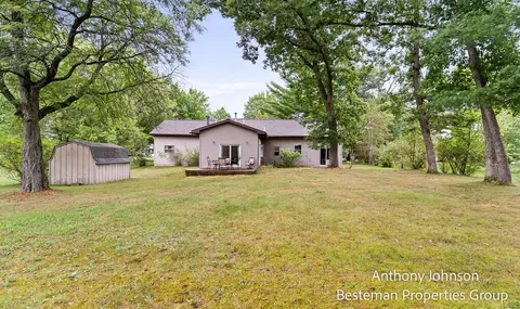 Exterior - 133 N North, White Cloud, MI 49349 photo 6 of 9