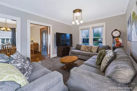 Living - 709 Morton, Belding, MI 48809 photo 2 of 4