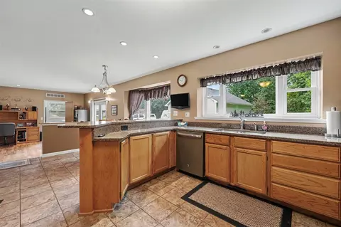 Kitchen - 12103 N Territorial, Dexter, MI 48130 photo 1 of 3