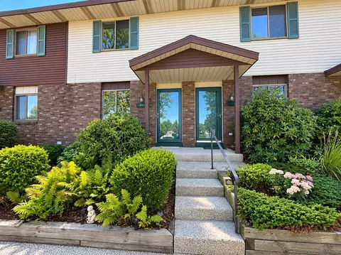 441 Lincoln Rdg, Holland, MI 49423