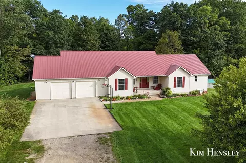 9177 W 112th #A & B, Twin Lake, MI 49457