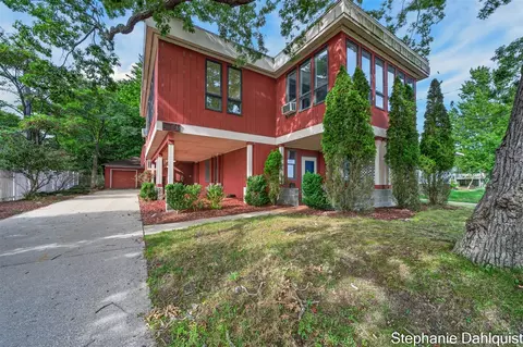 3135 Lakeshore, Muskegon, MI 49441