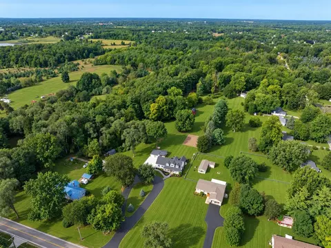 1469 Roods Lk, Lapeer, MI 48446