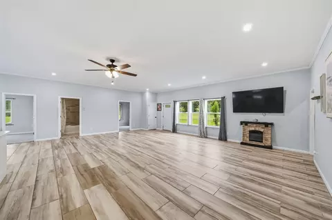Living - 6474 Kennedy, Munith, MI 49259 photo 2 of 2