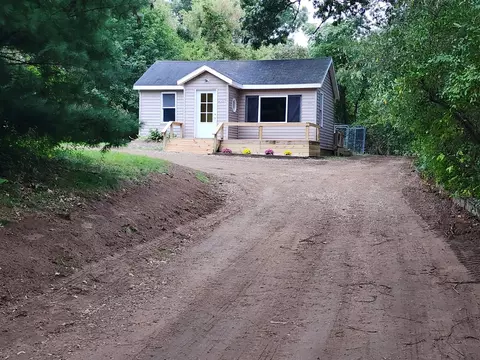 Exterior - 3820 E D, Kalamazoo, MI 49009 photo 2 of 6