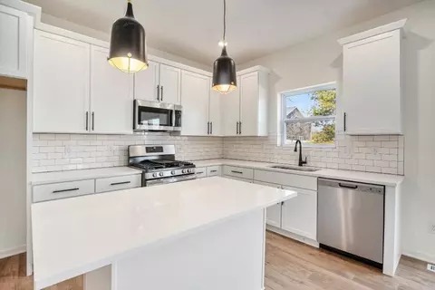 Kitchen - 6225 Comiskey, Stevensville, MI 49127 photo 1 of 4