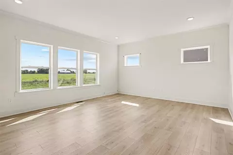 Living - 6225 Comiskey, Stevensville, MI 49127 photo 1 of 2