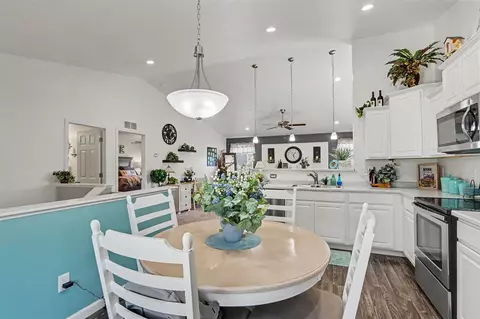 Dining - 59149 Silvergrass, Mattawan, MI 49071 photo 2 of 2