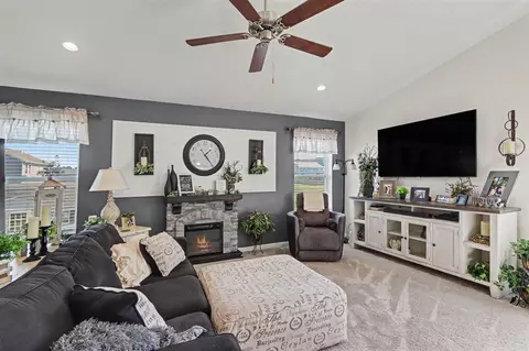 Living - 59149 Silvergrass, Mattawan, MI 49071 photo 1 of 1