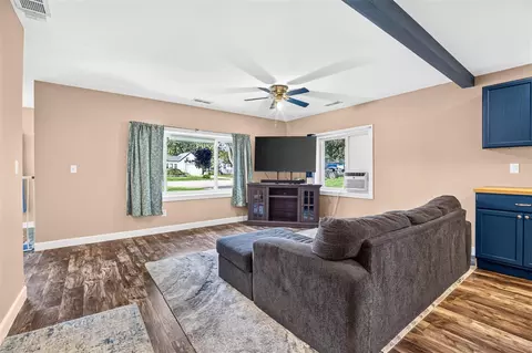 Living - 887 Bryant, Jackson, MI 49202 photo 1 of 1