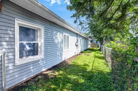 Exterior - 887 Bryant, Jackson, MI 49202 photo 15 of 16