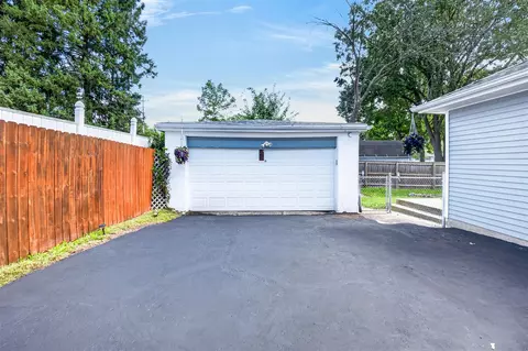 Exterior - 887 Bryant, Jackson, MI 49202 photo 8 of 16