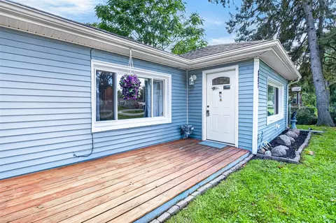 Exterior - 887 Bryant, Jackson, MI 49202 photo 5 of 16