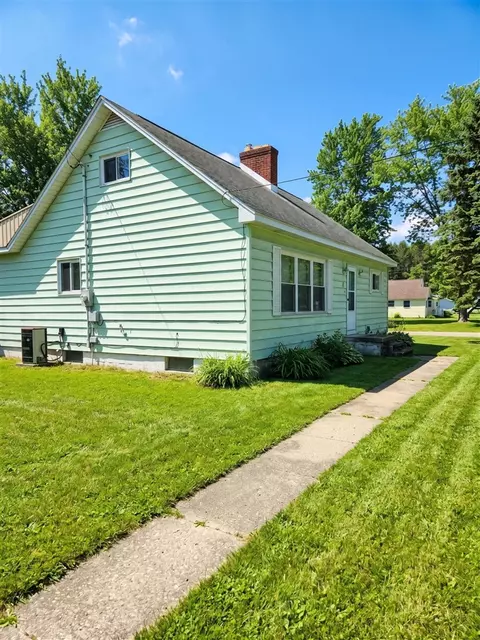 3204 Weigl, Saginaw, MI 48609