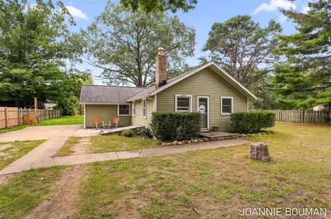 15412 Groesbeck, Grand Haven, MI 49417
